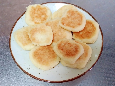 フライパンで作る、小麦粉と砂糖とバターのクッキー